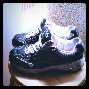 SKECHERS LIGHT WALKING SNEAKERS